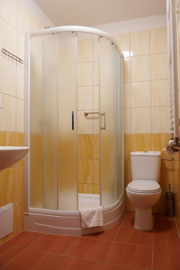Hotel Marina Nielisz Extérieur photo