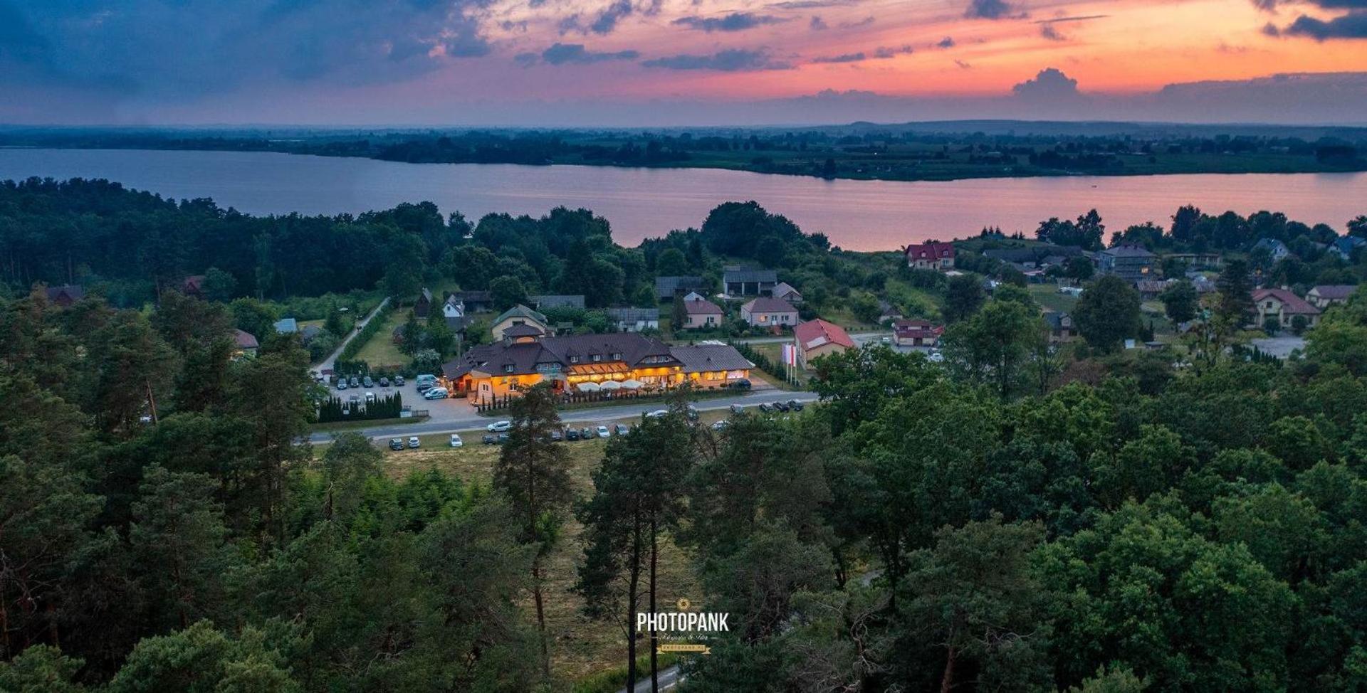 Hotel Marina Nielisz Extérieur photo