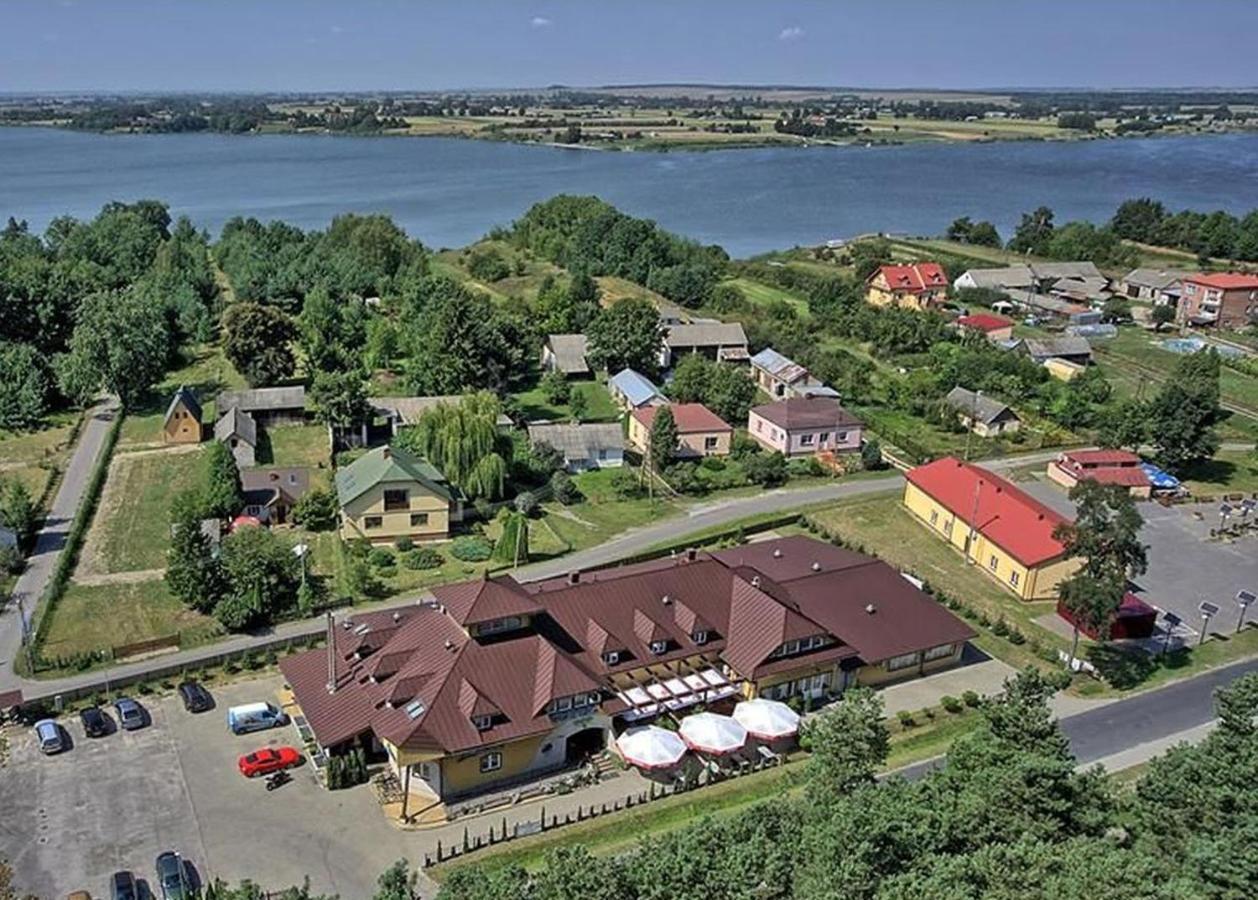 Hotel Marina Nielisz Extérieur photo