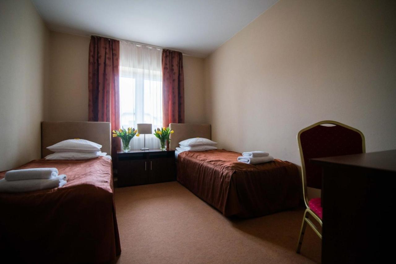Hotel Marina Nielisz Extérieur photo
