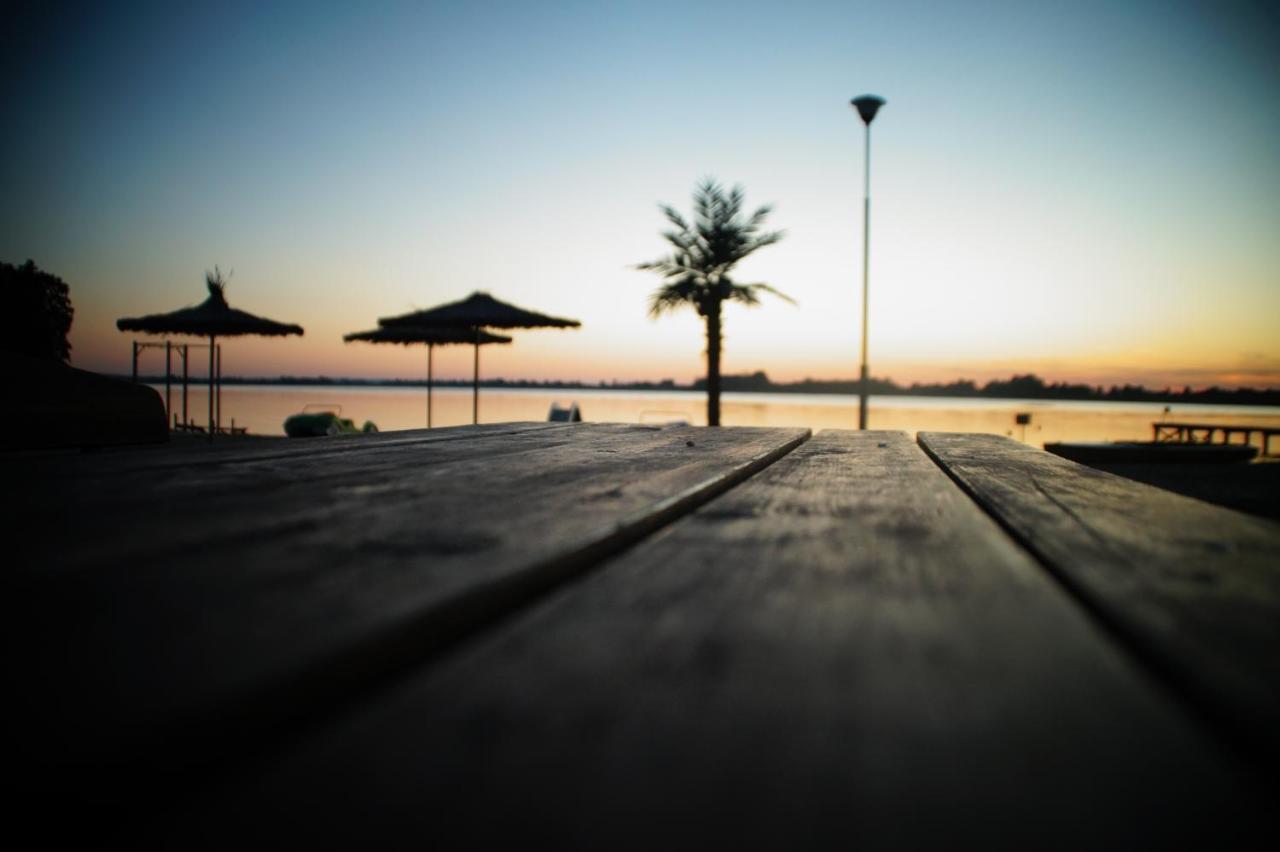 Hotel Marina Nielisz Extérieur photo